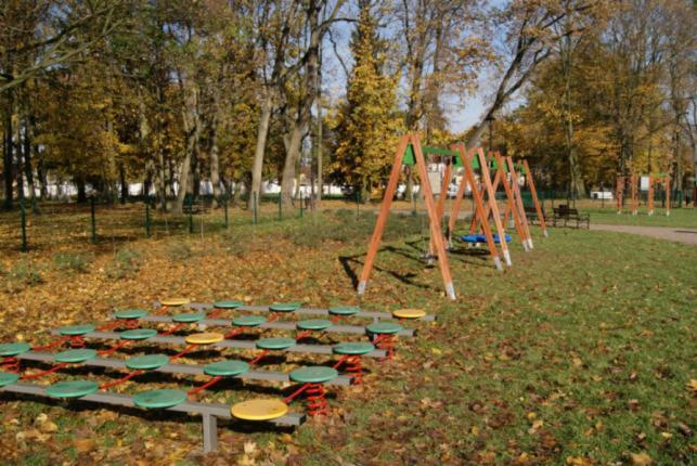 Nocleg W Koronach Drzew Kutno Exterior foto